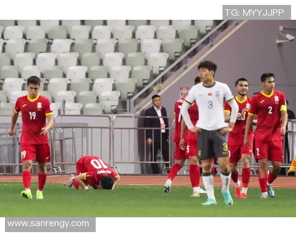 浙江U20足球队崭露头角努力拼搏展现青春风采与团队精神 浙江U20足球队崭露头角努力拼搏展现青春风采与团队精神